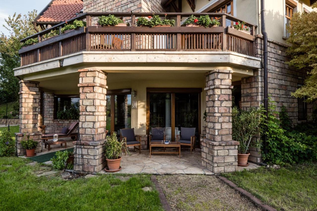 Private With Indoor Pool Budapeste